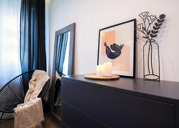 Lozenets Modern Tranquil & דירה