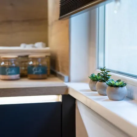 Lozenets Modern Tranquil & Apartment